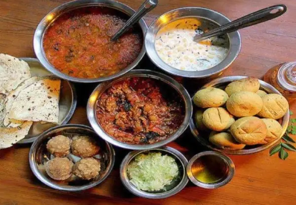 Famous Foods to try in Jaisalmer Tour