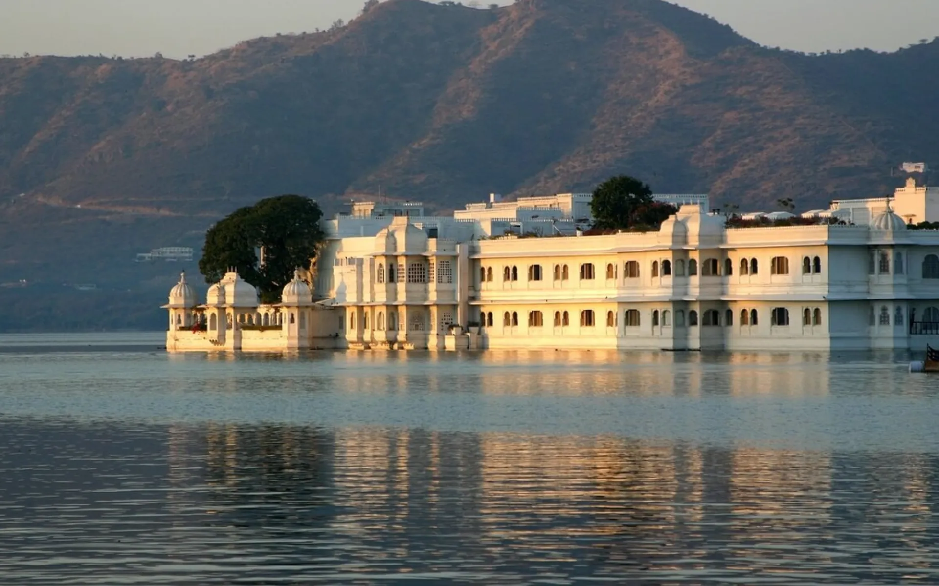 Udaipur Honeymoon Tour Package